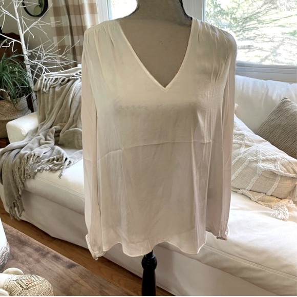 Banana Republic Tops - Banana Republic Silky, Long-Sleeved Blouse, L